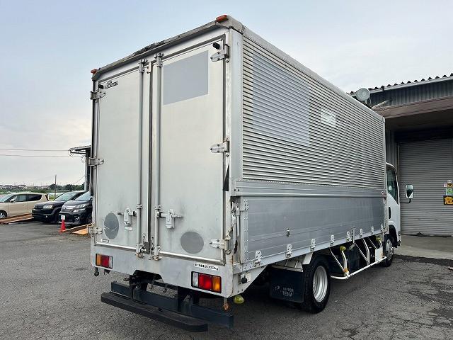 Isuzu Elf 7