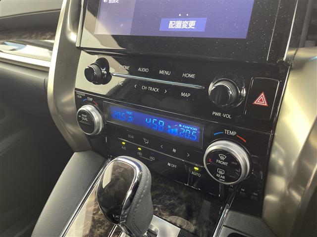 Toyota Alphard 9