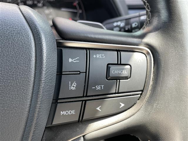 Lexus UX 12