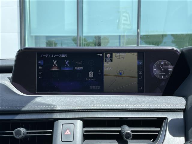 Lexus UX 7