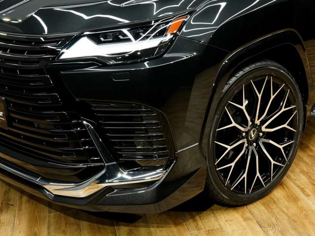 Lexus LX 10