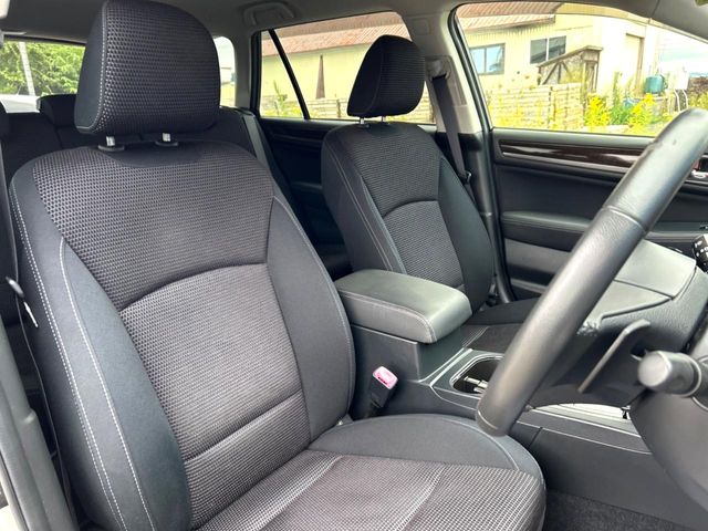 Subaru Legacy Outback 9