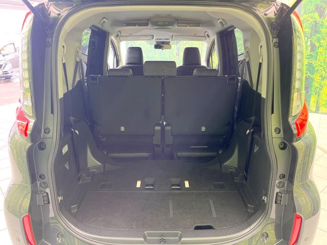 Toyota Sienta 11
