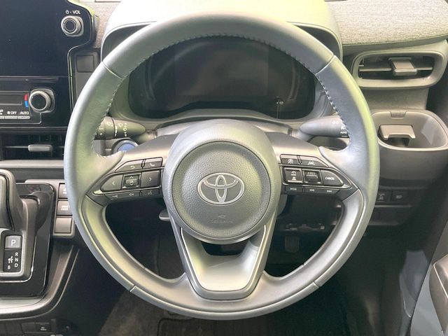Toyota Sienta 12