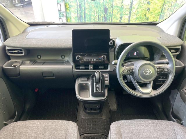 Toyota Sienta 2