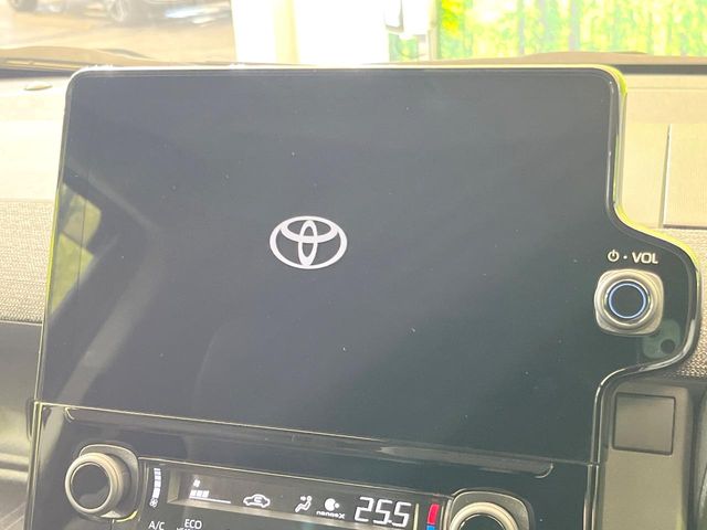 Toyota Sienta 3