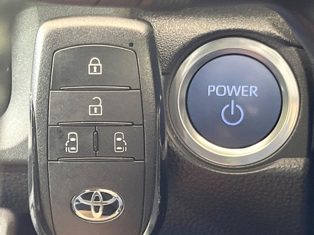 Toyota Sienta 7