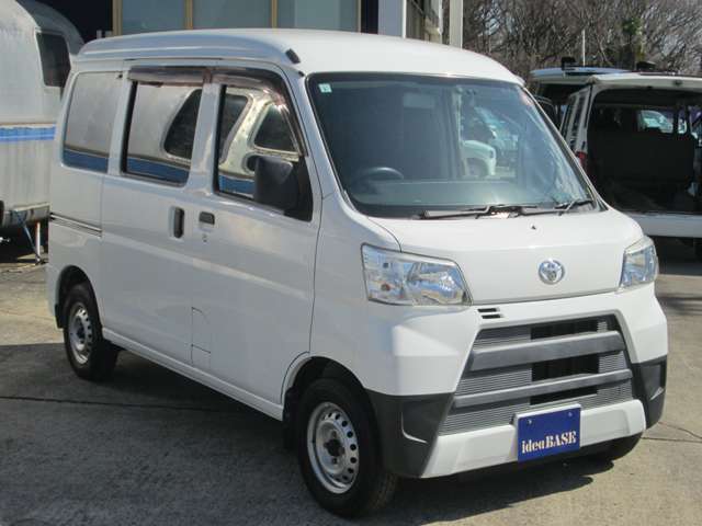 Toyota Pixis Van 6