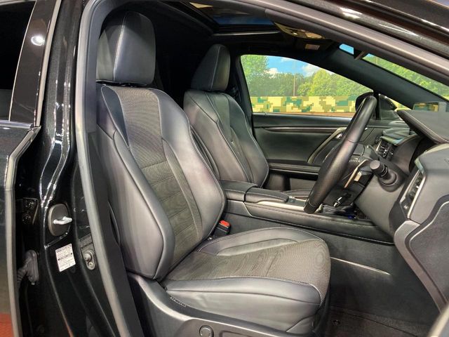 Lexus RX 9