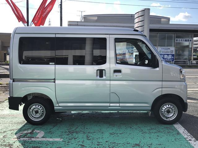 Daihatsu Hijet Cargo 7