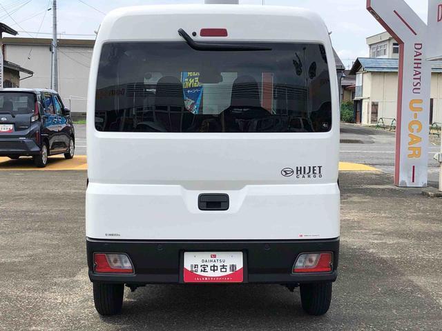 Daihatsu Hijet Cargo 6