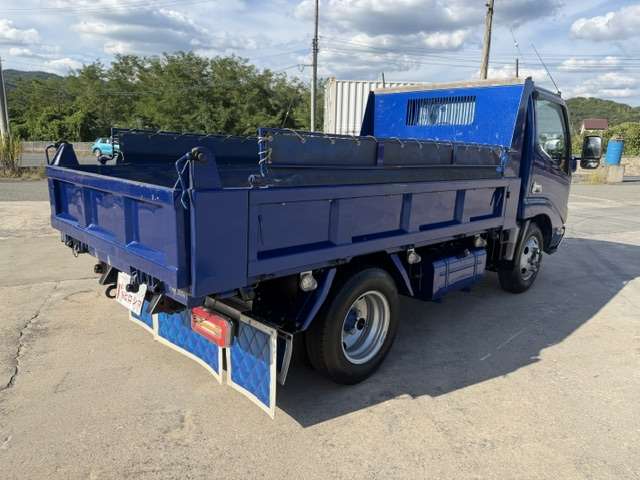 Hino Dutro 7