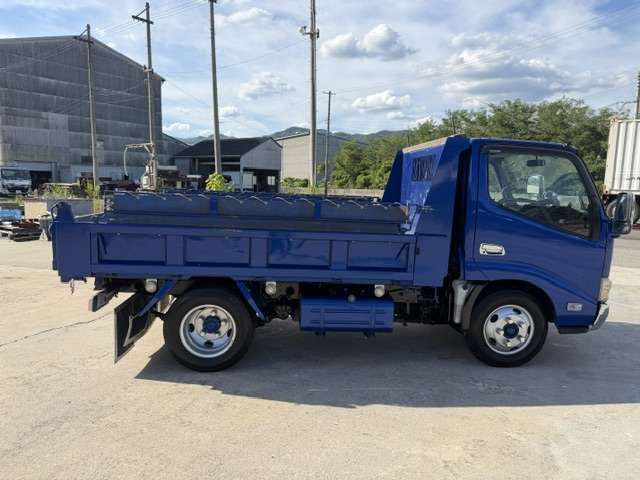 Hino Dutro 8
