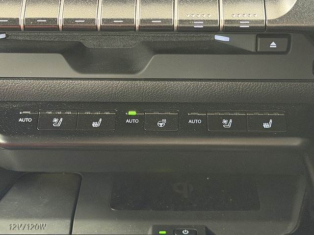Lexus UX 8
