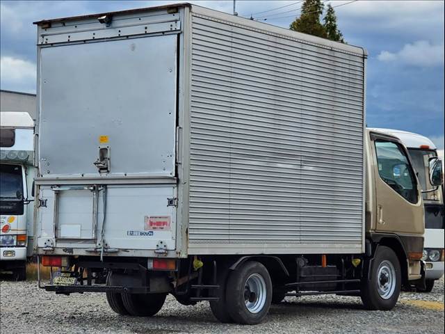 Mitsubishi Fuso Canter Guts 2