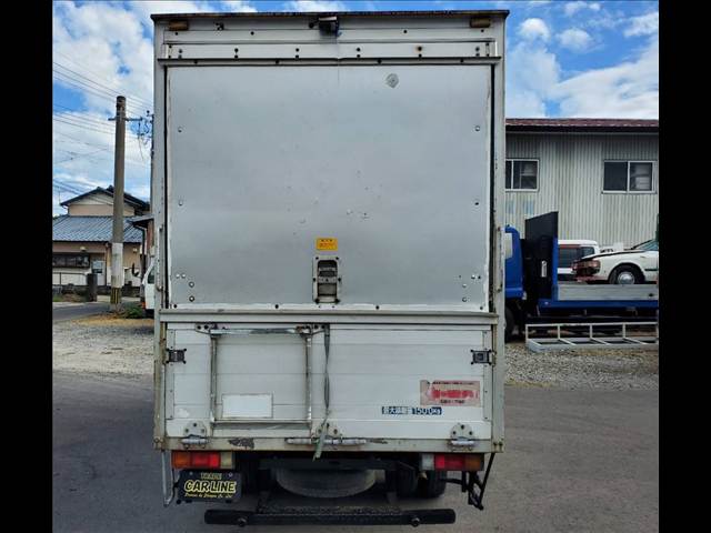 Mitsubishi Fuso Canter Guts 3