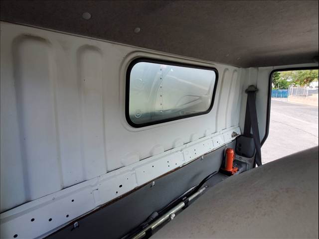 Mitsubishi Fuso Canter Guts 9
