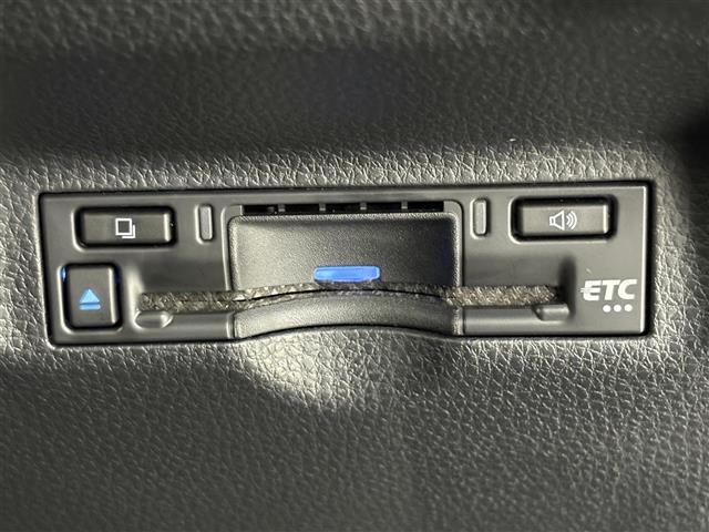 Toyota Sienta 5