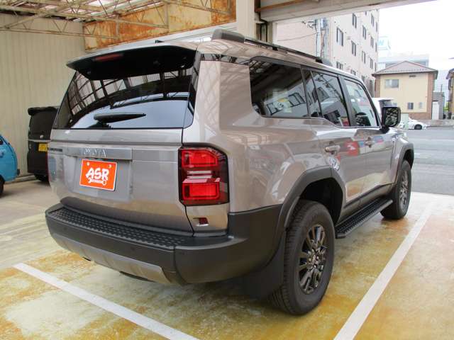 Toyota Land Cruiser 250 4
