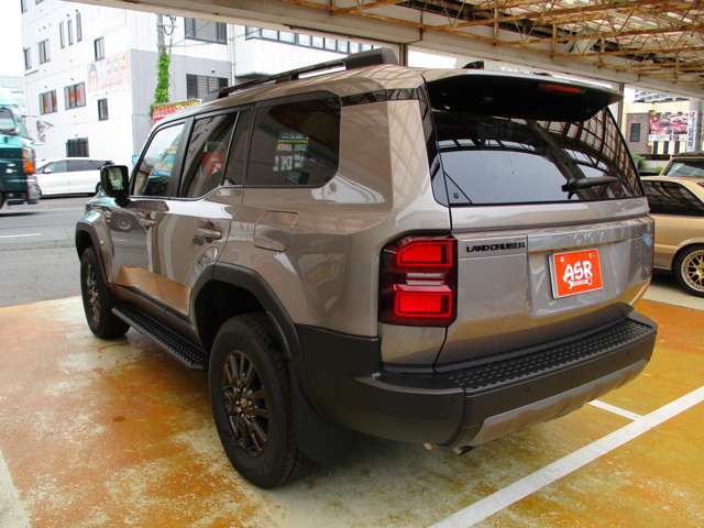 Toyota Land Cruiser 250 6