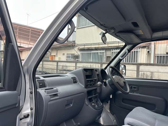 Daihatsu Hijet Cargo 12