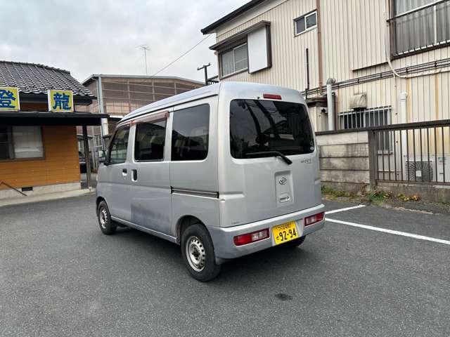 Daihatsu Hijet Cargo 4