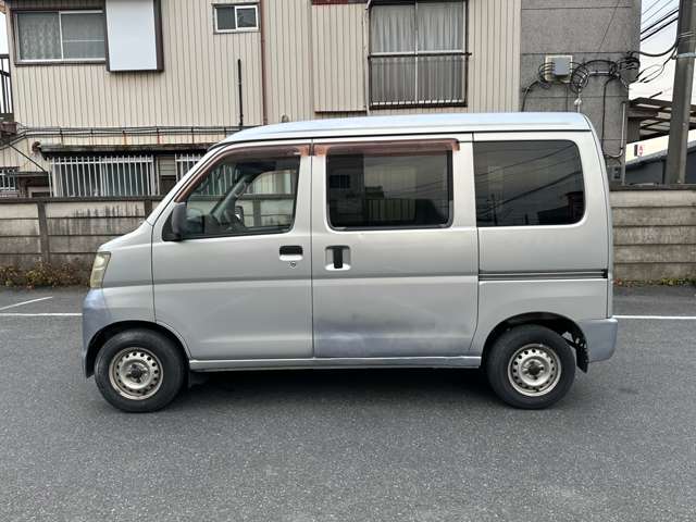 Daihatsu Hijet Cargo 6