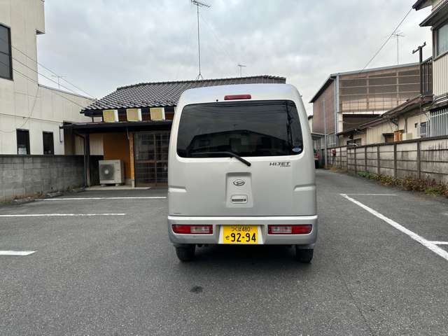 Daihatsu Hijet Cargo 8