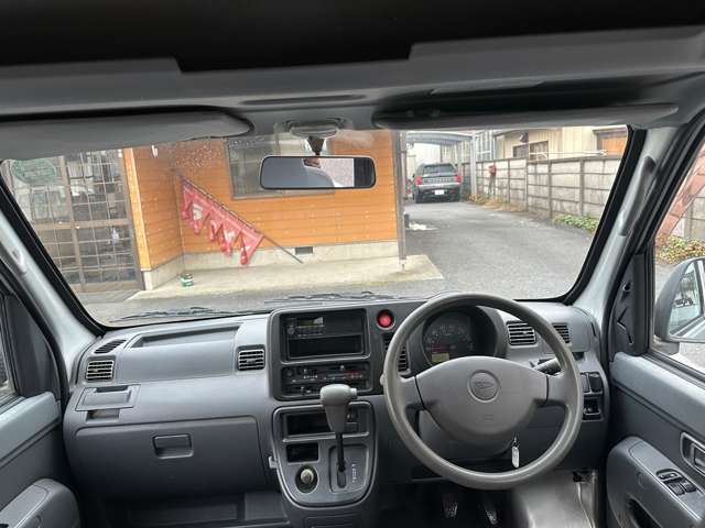 Daihatsu Hijet Cargo 9