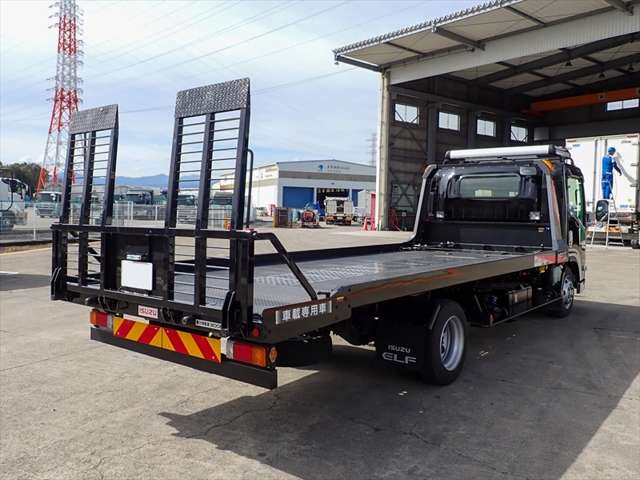 Isuzu Elf 2
