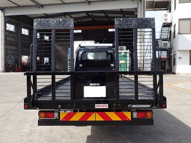Isuzu Elf 5