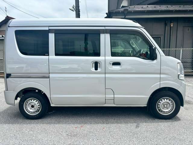 Nissan NV100 Clipper 11