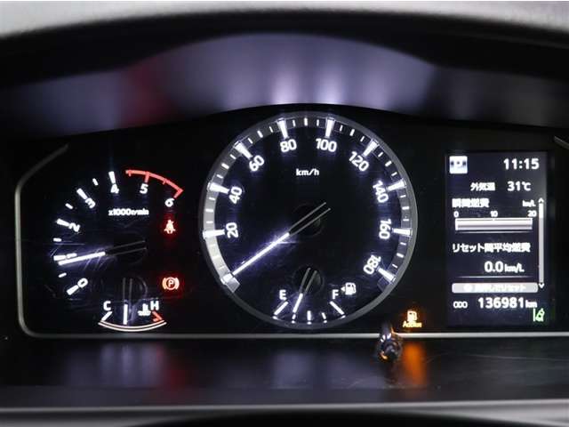 Toyota Hiace Van 11