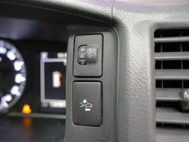 Toyota Hiace Van 12