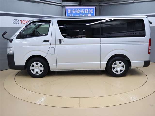 Toyota Hiace Van 3