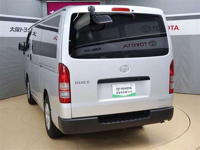 Toyota Hiace Van 4