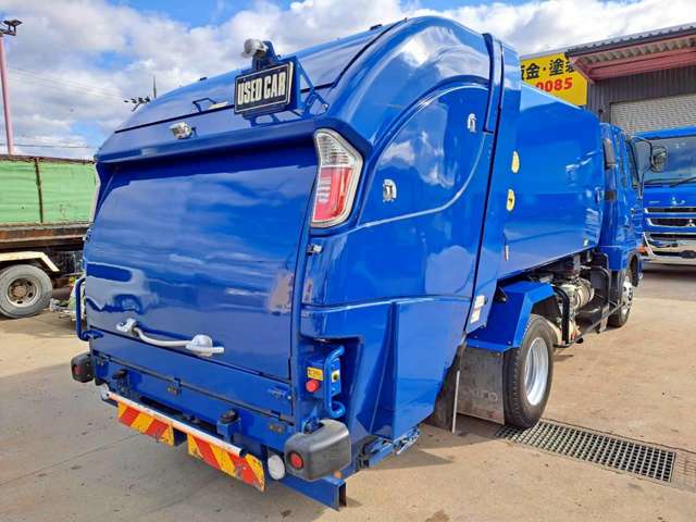 Mitsubishi Fuso Fighter 6