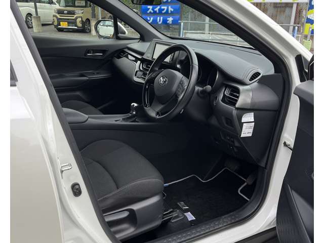 Toyota C-HR 10