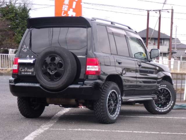 Mitsubishi Pajero iO 7