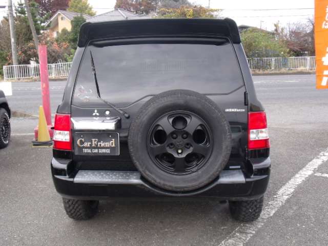 Mitsubishi Pajero iO 8