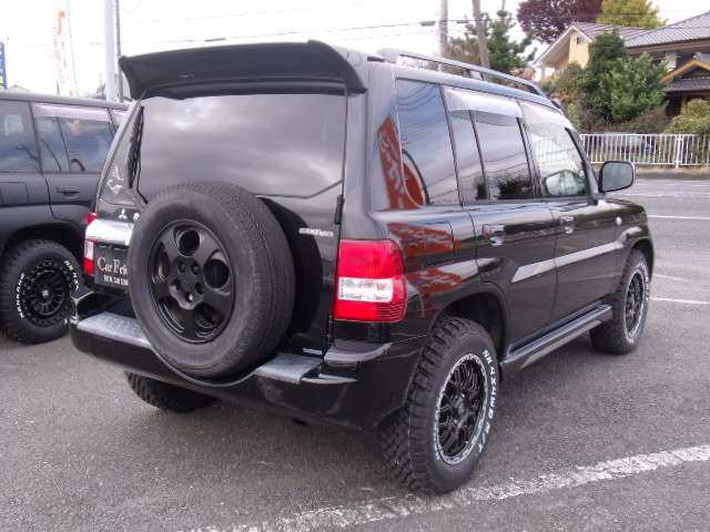 Mitsubishi Pajero iO 9