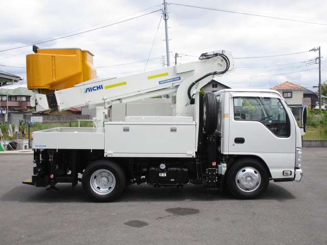 Isuzu Elf 5