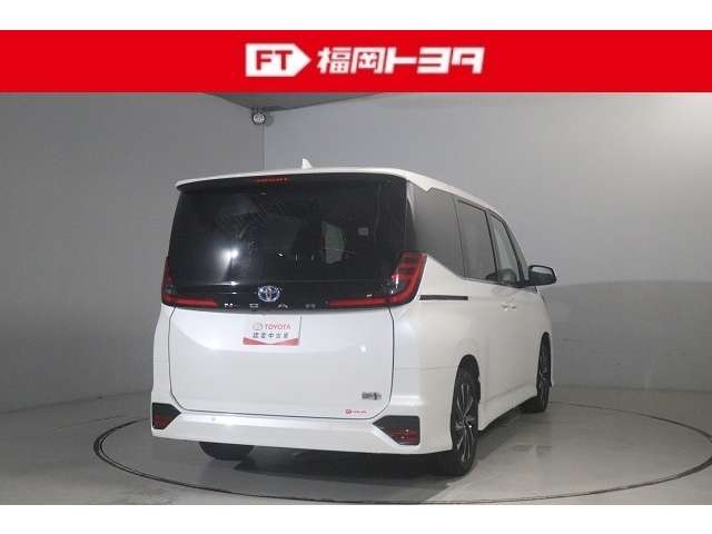 Toyota Noah 7