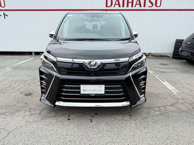Toyota Voxy 3