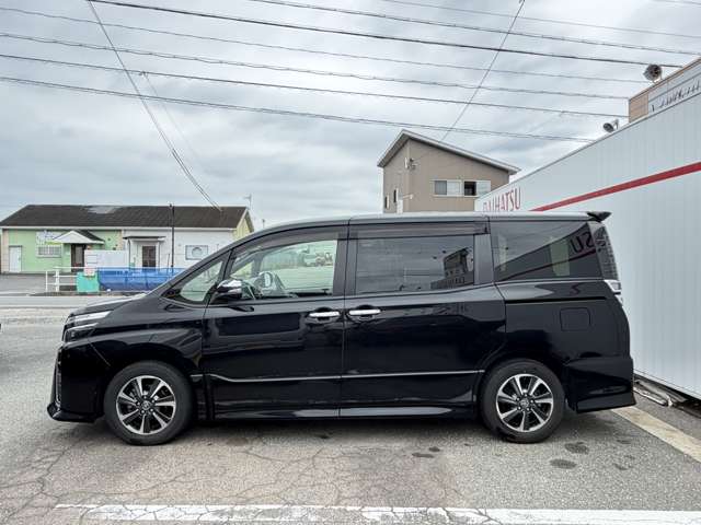 Toyota Voxy 5