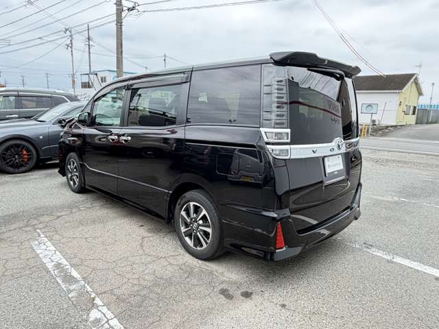 Toyota Voxy 7