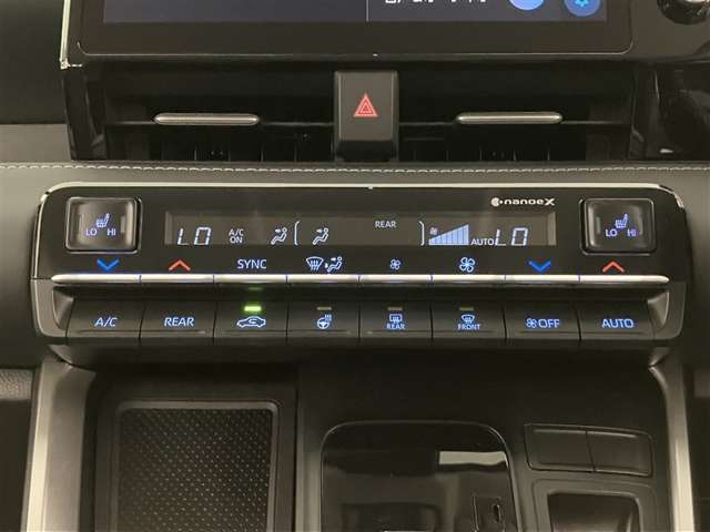 Toyota Noah 5