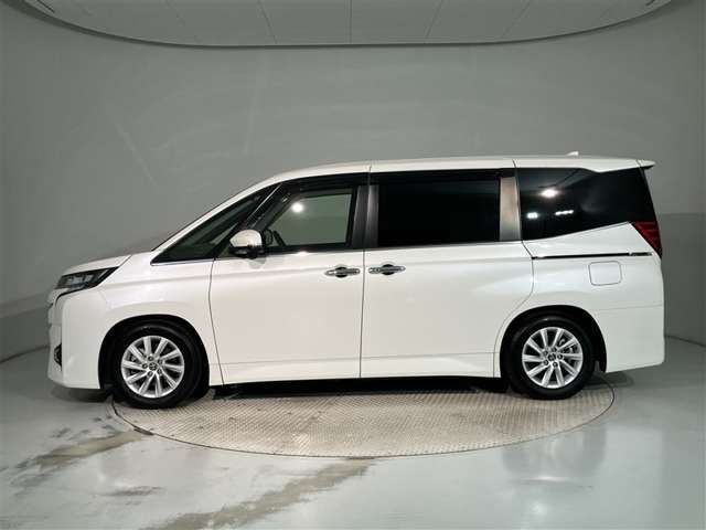Toyota Noah 6