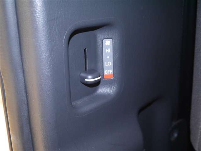 Toyota Hiace Commuter 11