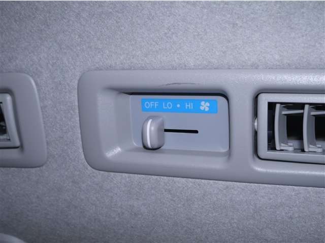 Toyota Hiace Commuter 12